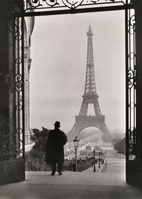 black and white photograph of the eiffel tower National Geographic Archives, Paris Film, Old Paris, Paris Tours, Paris Aesthetic, Paris Photo, Paris Photos, The Eiffel Tower, National Geographic Photos