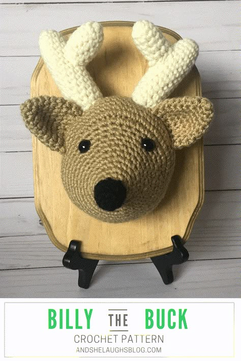 Billy the Buck - Free Crochet Pattern - and she laughs crochet Crochet Animal Heads, Crochet Taxidermy, Crochet Deer, Crochet Keychain Pattern, Pola Amigurumi, Crochet Keychain, Deer Head, Crochet Toys Patterns, Crochet Gifts