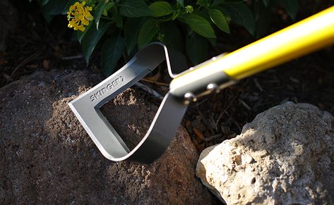 The Best Garden Weeder by Skidger! – Garden hoe, weeding and more with just one garden tool Edging Tools, Garden Gadgets, Garden Remedies, Emergency Lights, Landscaping Tools, Garden Weeds, Weeding Tools, Garden Products, Garden Tool