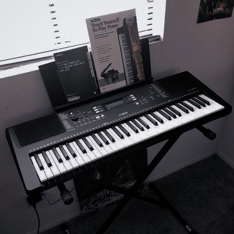 Galactik Football, Yamaha Keyboard, Electric Keyboard, Music Keyboard, Music Studio Room, Music Lesson, Property Investment, Mia 3, Electric Piano