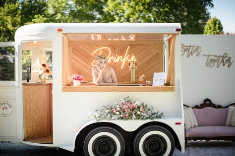 Wedding Drink Truck, Drink Mobile Bar, Cargo Trailer Conversion Food Truck, Coffee Rv Business, Bar Cart Trailer, Girly Food Truck, Horse Float Bar, Cute Food Trailer, Mobile Cocktail Bar Ideas