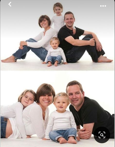 Composition Photo, Studio Family Portraits, Family Potrait, Family Photo Studio, Big Family Photos, Family Studio Photography, Christmas Poses, Cute Family Photos, Family Photos With Baby