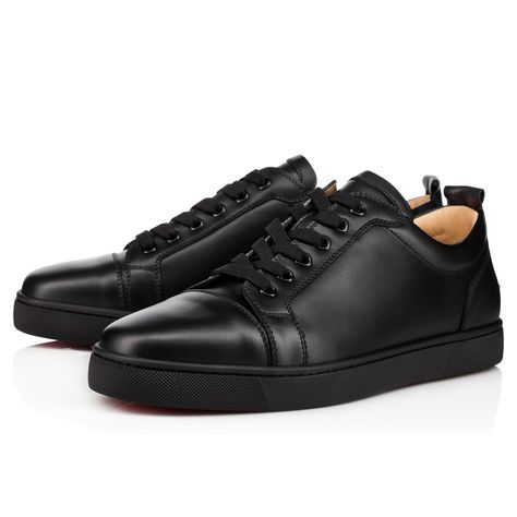 CHRISTIAN LOUBOUTIN Louis Junior Men's Flat. #christianlouboutin #shoes Louboutin Shoes Mens, Christian Louboutin Sneakers, Louboutin Online, Christian Louboutin Men, Slides Shoes, Low Sneakers, Shoes Nike, Designer Sneakers, Louboutin Shoes