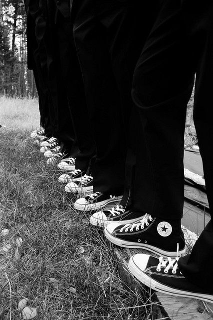 Wedding Shoes Ideas, Best Wedding Shoes, Black Chucks, Fun Wedding Shoes, Goth Wedding, Shoes Ideas, Groomsmen Attire, Groom And Groomsmen, Converse All Star