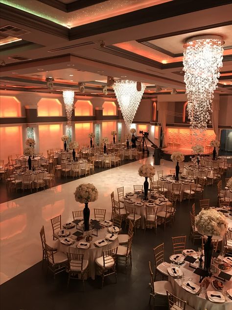 Wedding Forum Interior Design, Banquet Hall Aesthetic, Banquet Hall Birthday Party, Ballroom Graduation Party, Quinceanera Banquet Hall, Wedding Dining Hall, Prom Hall Decoration, Classy Reception Decor, Wedding Banquet Hall Decorations