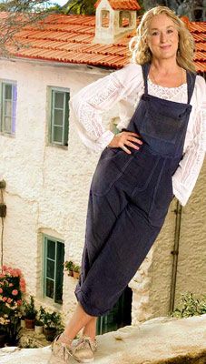 Meryl Streep * Mamma Mia Mamma Mia Fashion, Meryl Streep Mamma Mia, Mamma Mia Outfits, Mia Outfits, Fashion Overalls, Party Dress Codes, Overall Outfit, Overalls Outfit, Queen Costume