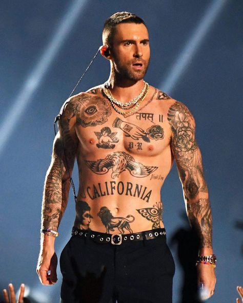 Entertainment Tonight on Instagram: “Yeah, Adam Levine knows people hated his #SuperBowl halftime performance. 😳 He gave the ultimate shout out to the critics after the big…” Travis Barker Tattoos, Adam Levine Tattoos, Adam Levine Shirtless, Hindi Tattoo, Inked Men, Entertainment Tonight, Adam Levine, Maroon 5, S Tattoo