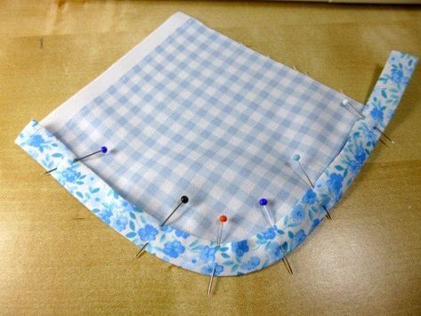 How to sew a bound hem on a curve How To Hem A Curved Edge, Diy Baby Blanket, Sewing Tricks, Sewing Circles, Diy Baby, How To Sew, Diy Baby Stuff, Sewing Tutorials, Baby Blanket