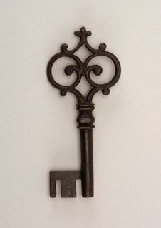 Ancient Key, Key Crafts, Key Tattoos, Antique Shelves, Cooper Hewitt, Old Keys, Old Key, Skeleton Keys, Antique Keys