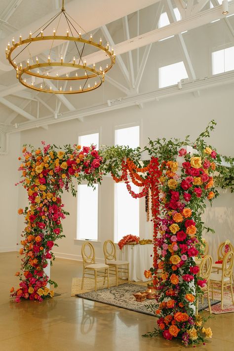 Colorful Indian Wedding - Indian Western Fusion Wedding Indian Wedding Color Schemes, Indian Floral Decor, Colorful Indian Wedding, Asian Fusion Wedding, 2026 Wedding, Orange Weddings, Indian American Weddings, Indian Wedding Theme, Hindu Ceremony