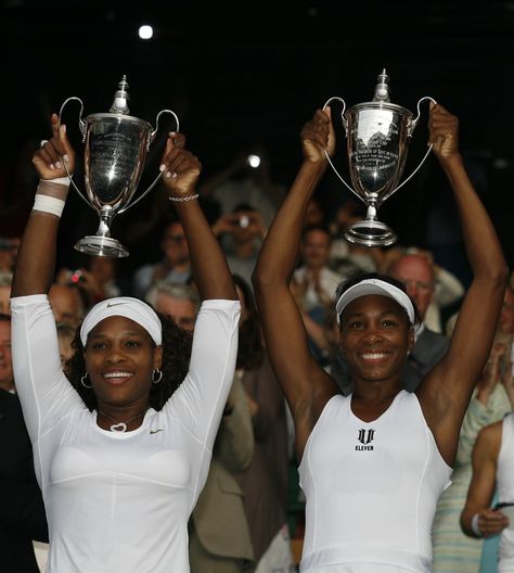 Serena And Venus Williams, Jennifer Capriati, Venus And Serena Williams, Tennis Pictures, My Sisters Keeper, Tennis Life, Professional Tennis Players, Tennis Elbow, Venus Williams