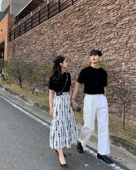 Couple Fits Korean, Asian Couple Matching Outfits, Meet Up Outfit Ideas, Couple Outfit Korean, Couple Matchy Outfits, Meet Up Outfit, Matching Couple Outfits Korean, Cute Couple Outfits Casual, Matchy Outfit Couple Casual