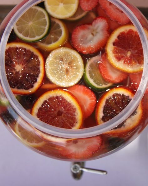 Summer Sangria Recipes For A Crowd, Sangria For A Crowd, Dinner For A Crowd, Sangria Party, Thanksgiving Sangria, Sangria Punch, Summer Sangria Recipes, Homemade Sangria, Red Sangria Recipes