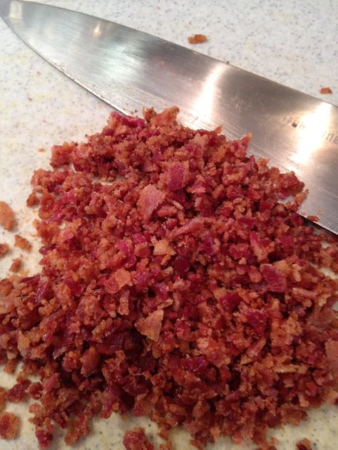 Do you know how to make bacon bits healthy and gluten free? You are about to find out! Your family will love you for this. School Lunch Ideas Kids, Home Made Bacon, Lunch Ideas Kids, Homemade Bacon, Make Bacon, Diy Mixes, School Lunch Recipes, Dry Mixes, The Lunchbox