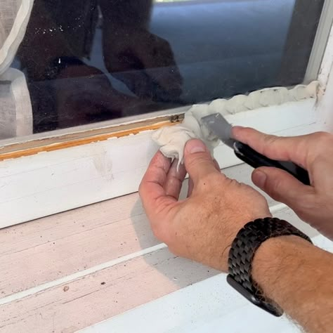 How To Glaze Old Windows, Opaque Window Ideas, Window Glazing Diy, Single Pane Window Insulation, Window Repair Diy, Painting Old Windows, Glaze Windows, Old Wood Windows, Window Glass Replacement