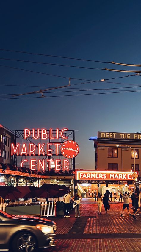 Seattle Market Place, Travel To Seattle, Seattle Vision Board, Seattle Public Market, Pike Market Seattle, Pikes Place Market Seattle, Seattle Aesthetic Wallpaper, Seattle Core, Seattle Vibes