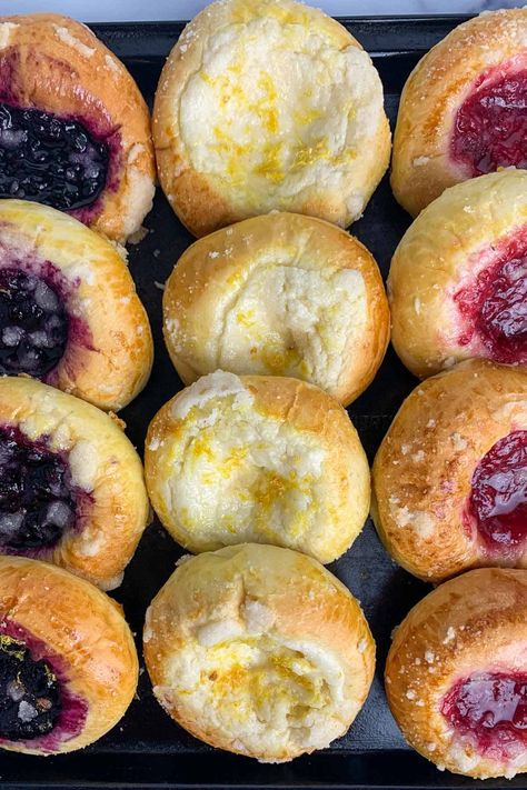 Kolache Dough Recipe, Kolache Recipe Czech, Kolache Cookie Recipe, Classic Pastries, Homemade Kolaches, Kolache Recipe, Czech Recipes, Sweet Rolls, Hungarian Recipes