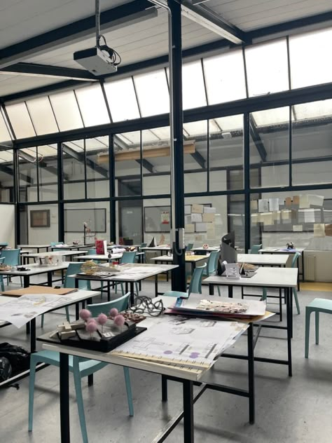 Architecture Classroom Design, Architectural Classroom, Architect Motivation, Architect Aesthetic, Architecture Desk, Architecture Career, Exam Season, Render Architecture, College Architecture