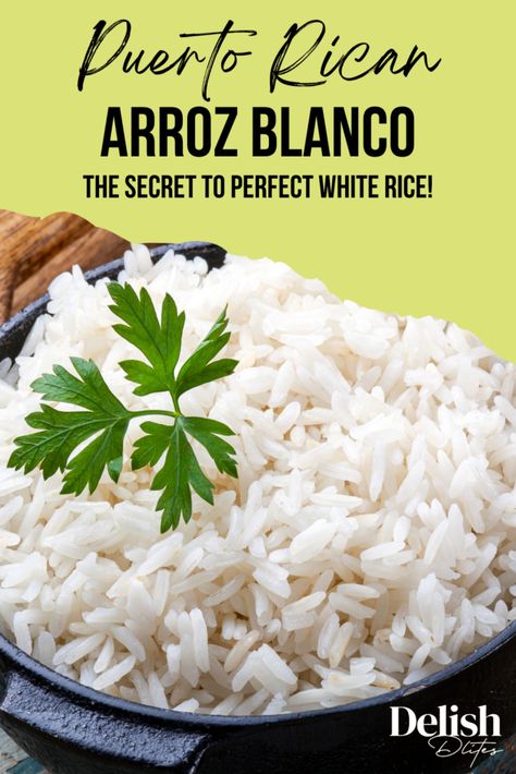 Making Puerto Rican white rice with pegao AKA the crispy rice that forms on the bottom of the pot is an artform. So crispy, so good! Spanish Rice Puerto Rican, White Rice Puerto Rican Style, Puerto Rican White Rice Recipes, White Rice And Beans Puerto Rican, Spanish White Rice, Puerto Rican White Rice, Chinese Rice Recipe, Perfect White Rice, Puerto Rican Rice