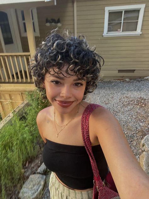 Curly Bixie Haircut Girl, Female Short Haircut Round Faces, Pixie Haircut Curly Hair Round Faces, Short Pixie Haircuts Curly Hair, Baby Cut Hairstyle For Women, 4a Pixie Cut, Super Short Curly Haircuts, Curly Hair Pixie Cut Round Faces, Short Color Hair