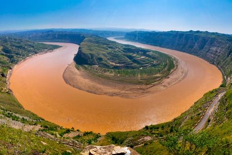 In Chinese history the yellow river "Huang he" isn't just a river. It stands for the origins of culture and civilization. Playing an important part in the early development of china, it has been refered to by the Chinese as "The cradle of civilization" and "The Mother River". The name Yellow River does not only… Yenisei River, Yellow River, Visit China, Deep River, Big River, River Delta, Sun Tzu, Nile River, Ancient History