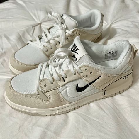 Nike Low Disrupt, Disrupt 2 Pale Ivory, Trendy Sneakers For Women, 2024 Shoes, Top Trending Shoes, Trendy Shoes Sneakers, Basic Shoes, Colorful Sneakers, Dr Shoes