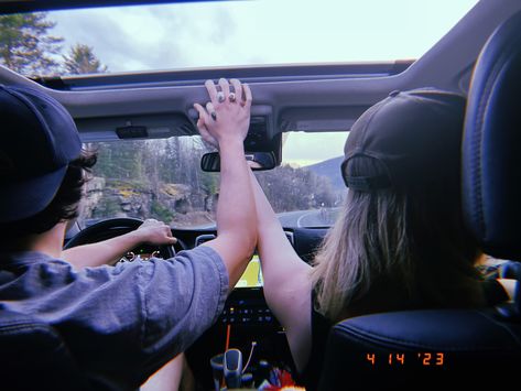 Road Trip Date Aesthetic, Road Trip Aesthetic Couple, Couple Roadtrip, Roadtrip Couple, Booktok Aesthetic, Couple Camping, Lynn Painter, Mountain Girl, Mountain Getaway