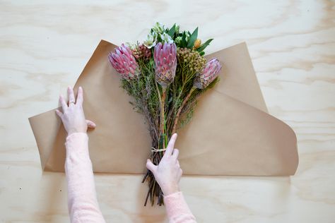 How to Wrap Store-Bought Flowers So They Look More Expensive | Hunker Wrap Flowers In Paper, Wrap Flowers, Diy Bouquet Wrap, Diy Flores, Fleurs Diy, Flower Bouquet Diy, Making A Bouquet, Flowers Bouquet Gift, Cut Flower Garden