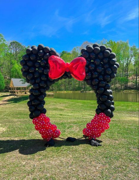 Disney Wedding Balloons, Minnie Mouse Balloon Arch Red And Black, Mickey Mouse Head Balloon Arch, Minnie Mouse Birthday Decorations Red, Elegant Mickey Mouse Party, 2nd Birthday Balloon Decorations, Disney Balloon Decorations, Disney Theme Balloon Decoration, Minnie Mouse Birthday Balloon Arch