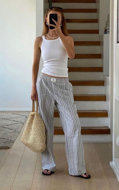 Linen Pants Outfit, Europe Outfits, Outfit Inspo Summer, Paris Mode, Looks Party, Stockholm Fashion, Mode Inspo, Mode Vintage, Looks Style