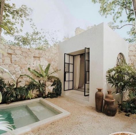 Medeteranian Farmhouse, Courtyard Pool, Mexico House, Small Patio Garden, Small Pools, Design Exterior, Mediterranean Homes, Small Patio, Cadiz