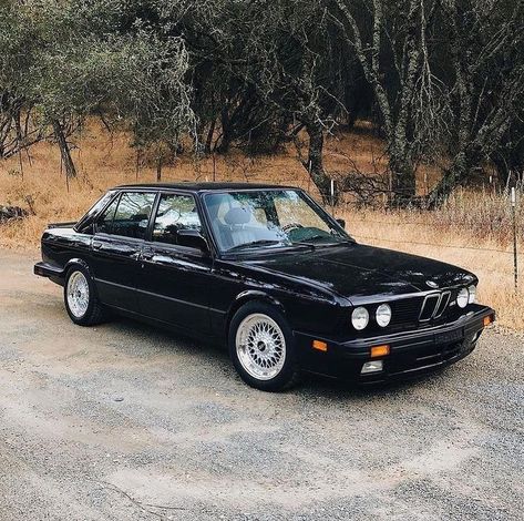 Bmw E28 M5, E28 Bmw, Black Bmw, Bmw E28, Custom Bmw, Pimped Out Cars, Bmw Classic, Classy Cars, Bmw E30