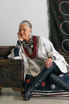 Ageless Style-Ali MacGraw Aging Gracefully - Cindy Hattersley Design Ali Mcgraw Style, Cindy Hattersley, Ali Mcgraw, Ali Macgraw, Clothes For Women Over 50, Over 60 Fashion, Ageless Style, Over 50 Womens Fashion, 60 Fashion