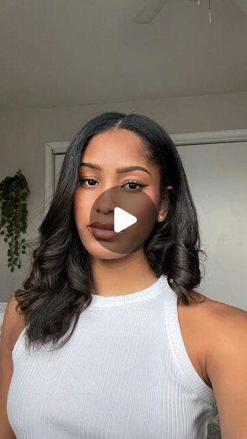 Mariah Ashley ♡ on Instagram: "stiff WHEREEEE?!🫣how I prep my hair to make sure I get the best silk press at home🤞🏽" Silk Press Natural Hair Before And After, Medium Length Silk Press Hairstyles, Slik Press For Black Women Hairstyles, Middle Part Silk Press, Silk Press Natural Hair Long, Silk Press With Body Curls, Silk Press At Home, Silk Press Hairstyles, Silk Press Hair