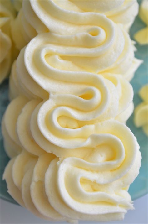 Small Batch Buttercream, Vanilla Icing Recipe, Cupcake Filling, Moms Food, Best Buttercream Frosting, Easy Frosting, Small Batch Baking, Frosting Recipes Easy, Decorating Icing