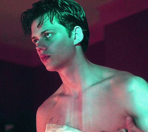 Roman Godfrey ◀▶ Bill Skarsgard  [ Hemlock Grove ] Bill Skarsgard Hemlock Grove, Roman Godfrey, Hemlock Grove, Bill Skarsgard, Beauty Fashion, We Heart It, Fashion Photography, Wallpapers, Photography