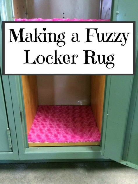 This is a guide about making a fuzzy locker rug. Kids love to decorate their school lockers to showcase their interests or simply to make it fun. Locker Rug, Fur Rug Bedroom, Pink Rugs Bedroom, Locker Rugs, Middle School Lockers, Joanna Gaines Kitchen, Runners For Stairs, Diy Locker, Homemade Rugs