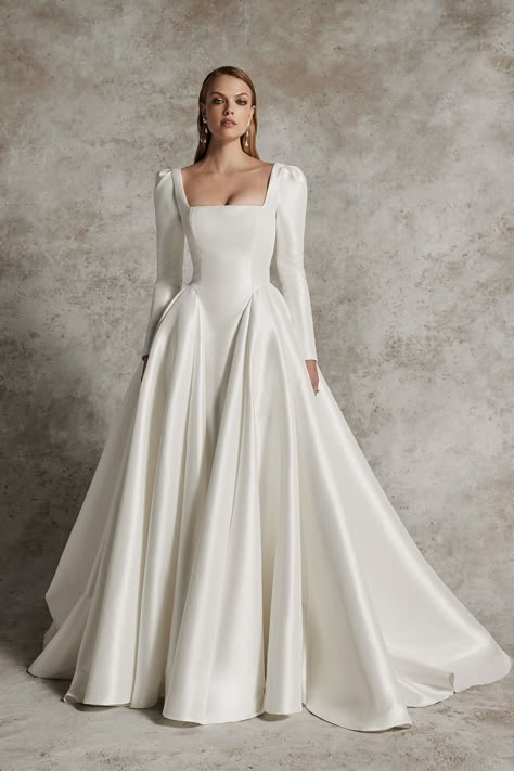 DABIRA: Square Neckline Ball Gown with Couture Seaming and Pockets | Justin Alexander Signature Square Neck Wedding Dress, Puff Sleeve Wedding Dress, Justin Alexander Signature, Top Wedding Dress Designers, Trending Wedding, Justin Alexander, White Wedding Dress, Prom Dress Stores, Dresses Simple