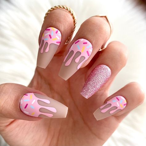 Abstract nails/ minimalist nails/nude nails/black and white abstract nail/trending nails/nail art/swirl nails 
#Butterfly nails #nails coffin #Cloud nails #diamond nails #nail designs #blue nails #nail stickers #nail art 
#Genuinely hand painted and designed #Black French Tip Nails #V Shape #ballerina nails #fake tips #nude nails #pink nails #cute nails # Sprinkle Nails, Ice Cream Nails, Unghie Sfumate, Unghie Nail Art, Drip Nails, Cream Nails, White Nail, Acrylic Nails Coffin Short, Chic Nails