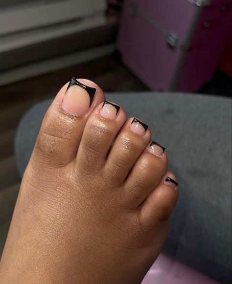 Black Design French Tip Nails, Cute Simple Pedicure Ideas, French Top Toes Black Women, Birthday Nail Black, Black French Tip Toes With Design, Black Nails White French Tip, White And Black Toe Nails, Black Toes Pedicure, Toes Inspo Nails