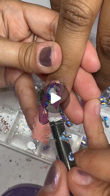 Alizea Avenancio on Instagram: "RHINESTONE VIDEO ✨✨✨
•
Using 
@nailedbycleo_shoppe 
Rhinestone glue 
@bluestreakcrystals 
Swarovski Flat Back Crystals Rhinestones Non Hotfix Crystal AB" Round Rhinestone Nails Designs, Nail Ideas Diamonds Art Designs, Rhinestone Nail Placement, Diamond Placement On Nails, Nail Stone Design Rhinestones, Nail Rhinestone Placement, Crystal Placement On Nails, Almond Nails With Rhinestones, Rhinestone Nail Ideas