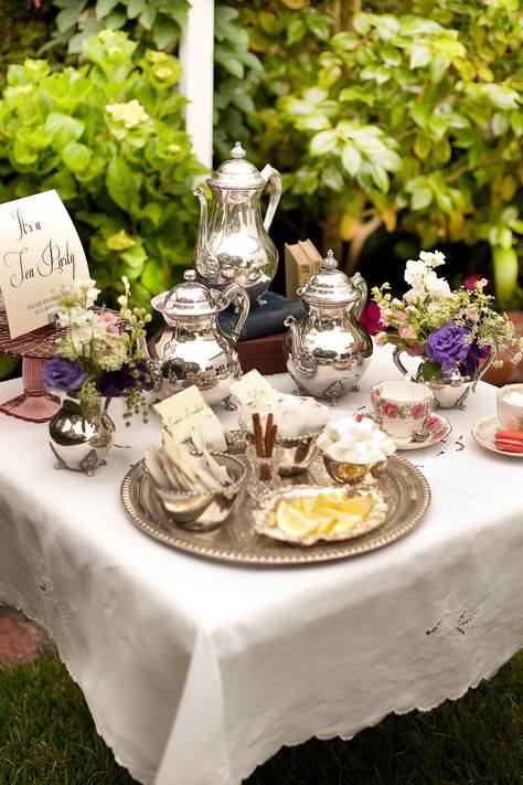 Outdoor Tea Parties, Victorian Tea Party, Vintage Tea Parties, Tea Party Table, Garden Tea Party, High Tea Party, Tea Party Theme, Perfect Bow, Spring Tea