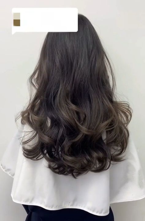 Embrace Your Texture: Summer Hair Inspiration for Natural Wavy Hair Korean Perm Layered Hair, Medium Hair Digital Perm, Korean Soft Curls Hair, Korean Curls Loose Waves, Long Layered Permed Hair, Digital Perm Layered Hair, Asian Hair Perm Loose Waves, Digital Wave Hair, Korean Hair Perm Waves