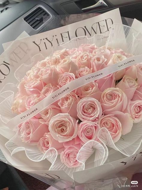 Pink Flowers Aesthetic, Girl Hood, Flower Boquet, Pink Flower Bouquet, Luxury Flower Bouquets, White And Pink Roses, Pink Rose Bouquet, Prettiest Bouquet, Flower Gift Ideas