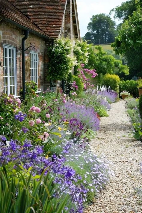 Cottage Garden Driveway, British Flower Garden, Cottage Garden Flower Bed Ideas, Cottage Style Garden Ideas, Scottish Garden Ideas, Cottagecore Landscaping, Irish Garden Ideas, Front Gardens Uk, British Garden Ideas