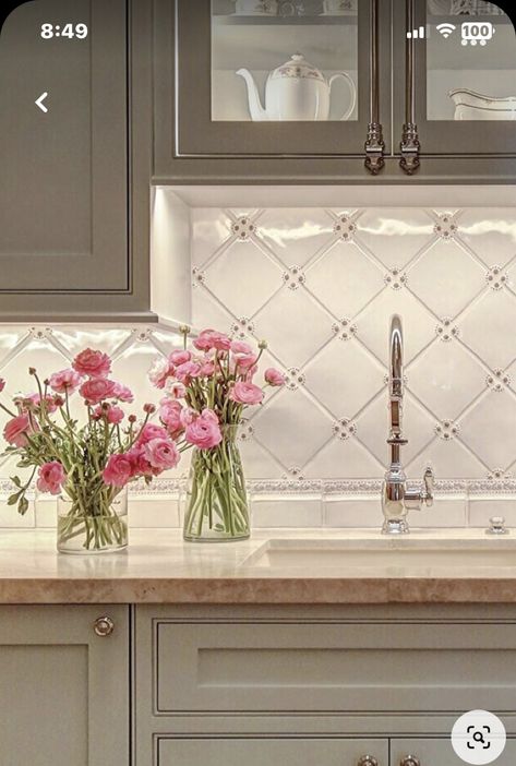 Tile Accent Behind Stove, Farmhouse Backsplash Kitchen, Country Tiles, Ceiling Tile Backsplash, Ceramic Tile Backsplash Kitchen, 1920s Kitchen, French Tile, Artistic Kitchen, Decorative Tile Backsplash