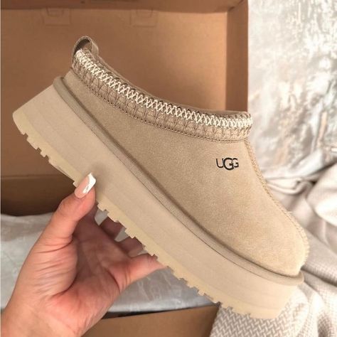 UGG TAZZ Tasman Suede PLATFORM SLIPPER Clog Shoe MUSTARD SEED size 9 NIB Ugg Tazz Platform, Ugg Platform Slippers, Ugg Tazz, Clog Shoe, Ugg Tasman Slippers, Ugg Classic Tall, Preppy Shoes, Ugg Classic Mini, Slides Slippers