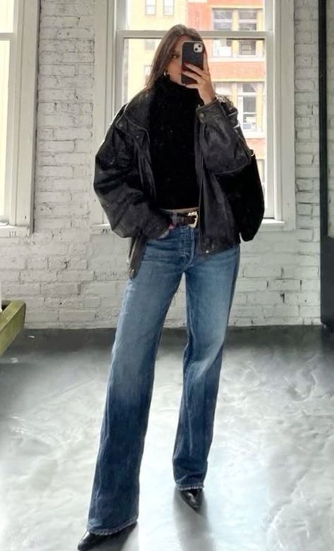 Pointy Boots With Jeans, Belted Jean Jacket Outfit, Jeans And Heel Boots Outfit, Heeled Boots Outfit Jeans, Jeans With Pointy Heels Outfits, Jeans And Pointy Heels Outfits, Casual Going Out Outfit Fall, Pointed Heels With Jeans, Pointy Heels Outfit Jeans