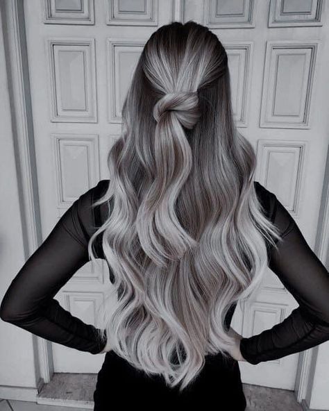 White Ombre Hair, Silver Ombre Hair, Winter Hair Colors, Silver Blonde Hair, Ash Hair Color, Hair Color Options, Silver Hair Color, Long Gray Hair, Balayage Hair Blonde