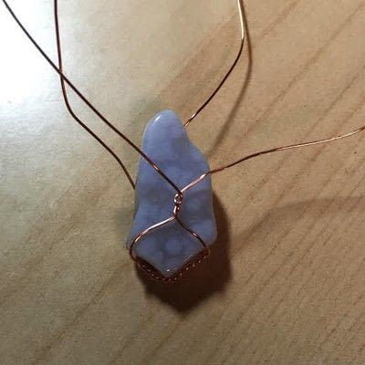 Making Jewelry Out Of Rocks, How To Wrap Stones, How To Wrap Crystals With Wire, How To Wire Wrap Stones, How To Wire Wrap Crystals, Wire Jewelry Tutorial Step By Step, Easy Wire Wrapping Stones, Simple Wire Wrapped Pendant, Diy Stone Wrapping